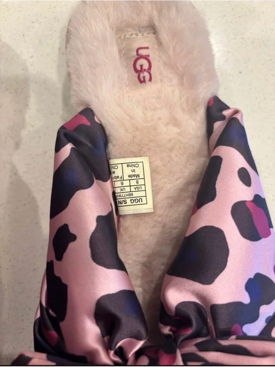 UGG Sz 8 Pink Leopard Bow Slide Sandals - Women - Picture 3 of 3